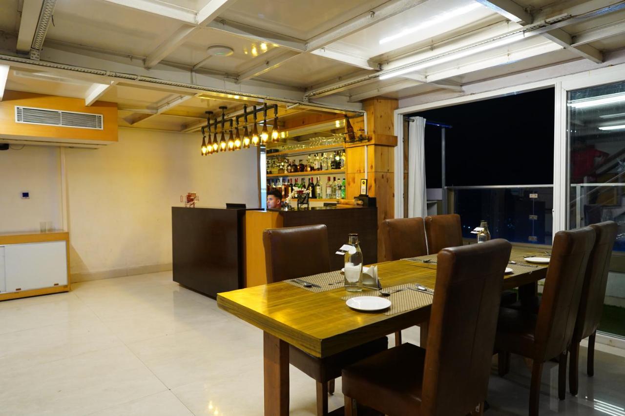 Mann Dechen And Palmo, Mg Marg, Gangtok Hotel Exterior photo